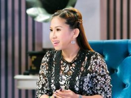 Bình Tinh: “con nhà nòi nhưng tôi chỉ được hát ở đình miếu, đám ma, đám cưới”Bình Tinh: “con nhà nòi nhưng tôi chỉ được hát ở đình miếu, đám ma, đám cưới”