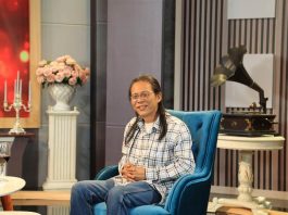 Con trai nhạc sĩ Nguyễn Ánh 9 giải thích lý do nhạc Việt khó xuất ngoại Nguyễn Ánh 9 giải thích lý do nhạc Việt khó xuất ngoại