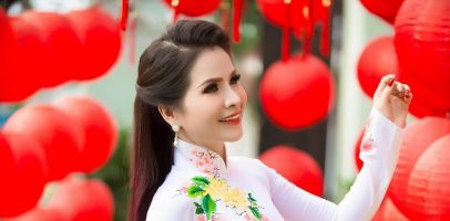 Hoa hậu Lê Thanh Thúy đẹp rạng rỡ trong bộ ảnh chào Xuân