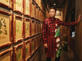 Nghệ sỹ Quý Bình chuẩn quý ông trong Áo dài Việt Hùng