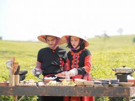 Mạc Văn Khoa vất vả đi bắt cá, Tú Hảo – Đỗ Duy Nam thong thả đi chợ ăn quà