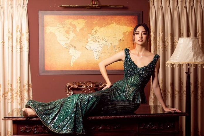 Hoa hậu Lương Thùy Linh quyến rũ mọi góc độ trong váy Hoàng Hải