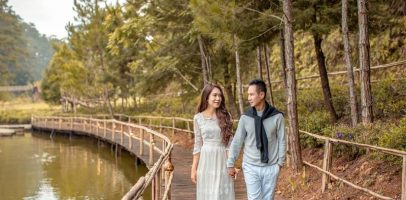 Lý Hải Minh Hà chụp ảnh kỷ niệm 10 năm làm vợ chồng