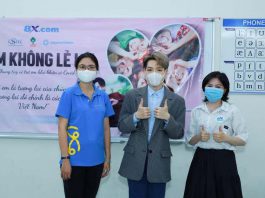 Ca sĩ Đức Phúc thân thiện gần gũi dự sự kiện “8X Em Không Lẻ Loi”