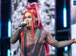 Sân khấu đầu tiên của Lê Khoa hậu Vietnam Idol: Hàng trăm khán giả hò reo, nhún nhảy theo ca sĩ