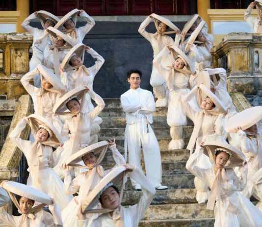 MONO trở lại với “Công Tử Văn Thơ”, mở màn album thứ hai bằng MV đậm chất điện ảnh tại Huế