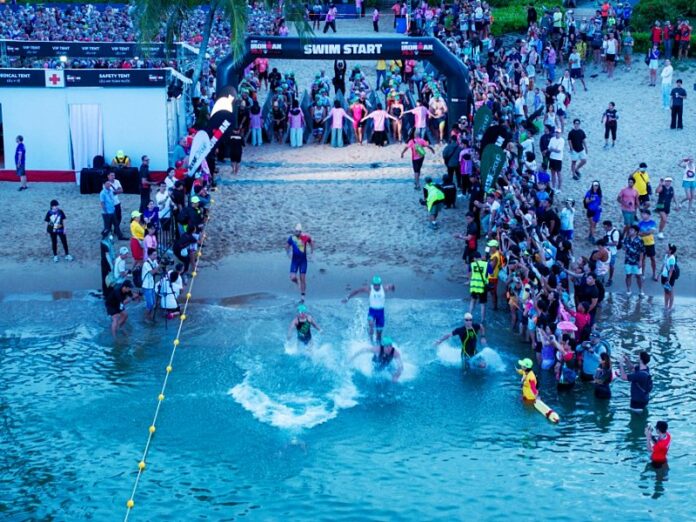 Cac-van-dong-vien-bat-dau-hanh-trinh-chinh-phuc-cu-ly-IRONMAN-70.3